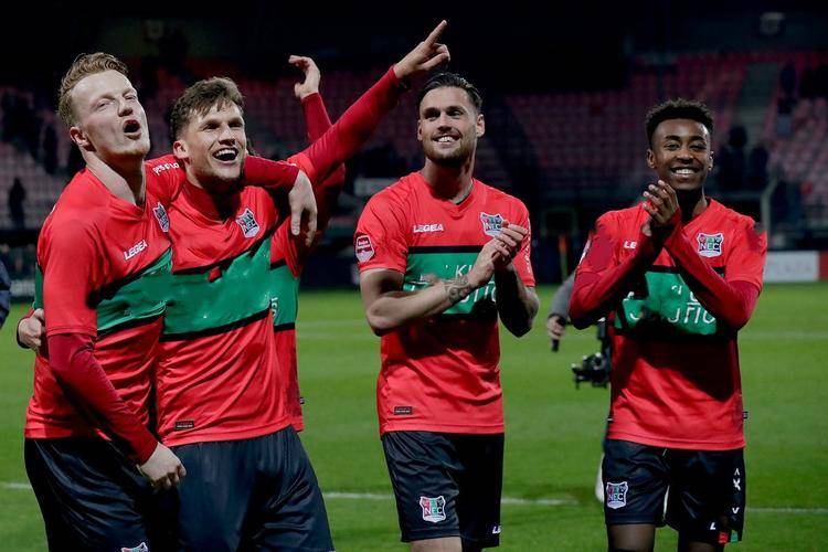 更是让人看 更是让人看