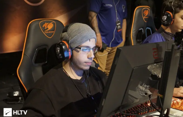 判防守方的 判防守方的